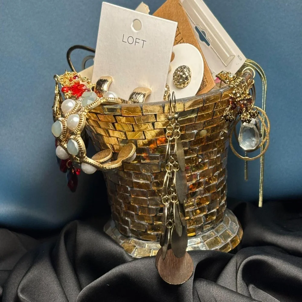 The Ultimate Gold Earring Hoard + Mosaic Vessel